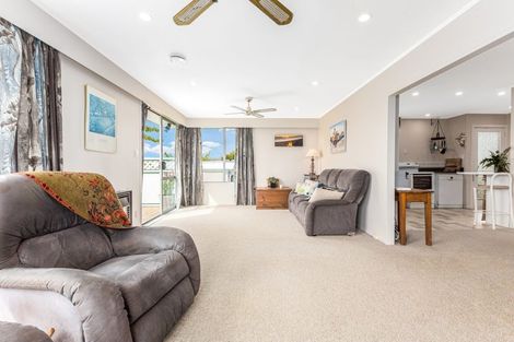 Photo of property in 27 Staithes Drive North, Whitby, Porirua, 5024