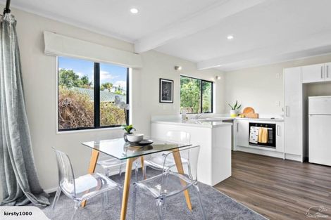 Photo of property in 7 Juneau Place, Glendene, Auckland, 0602