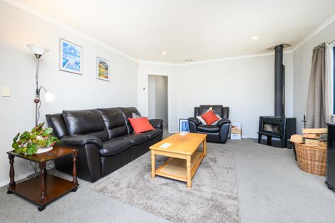 Photo of property in 32 Somerset Crescent, Highbury, Palmerston North, 4412