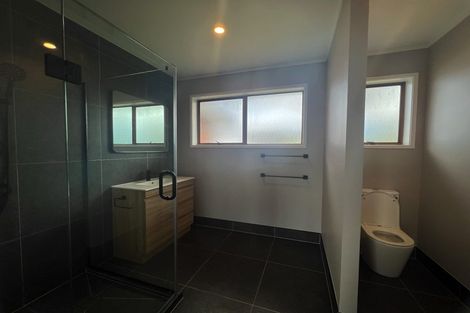 Photo of property in 12 Flagstaff Place, Massey, Auckland, 0614