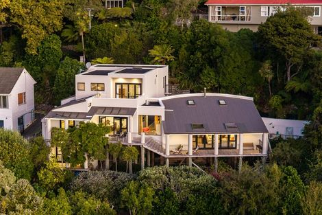 Photo of property in 52 Walter Road, Lowry Bay, Lower Hutt, 5013