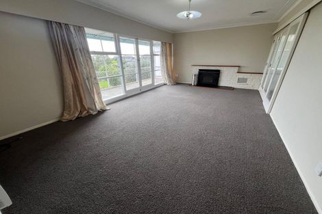 Photo of property in 107 Bradbury Road, Botany Downs, Auckland, 2010