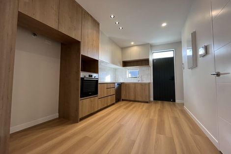 Photo of property in 31 Kuaha Road, Massey, Auckland, 0614