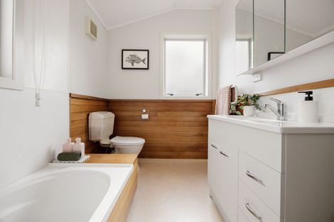 Photo of property in 24 Sutton Crescent, Hillcrest, Hamilton, 3216
