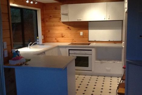 Photo of property in 5 Camilla Grove, Totara Vale, Auckland, 0629