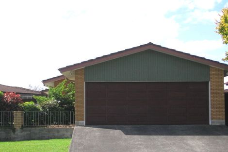 Photo of property in 28 Frank Evans Place, Henderson, Auckland, 0610