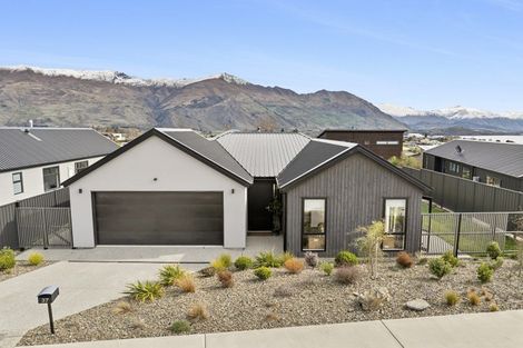 Photo of property in 37 Farrant Drive, Wanaka, 9305