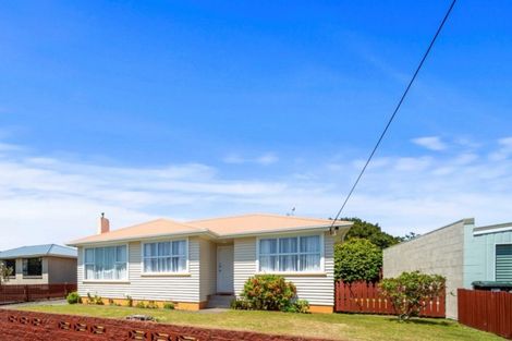 Photo of property in 6 Murray Avenue, Hawera, 4610