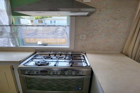 Photo of property in 10 Choice Avenue, Henderson, Auckland, 0612