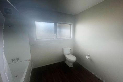 Photo of property in 3/10 Solveig Place, Randwick Park, Auckland, 2105