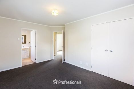 Photo of property in 1 Monarch Grove, Maoribank, Upper Hutt, 5018