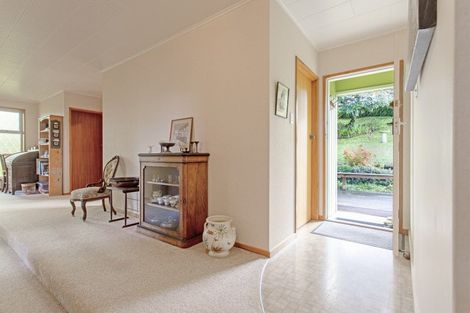 Photo of property in 6 Domain Road, Waipawa, 4210