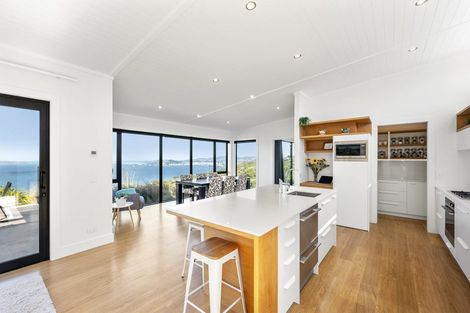 Photo of property in 17 Promontory Crescent, Newlands, Wellington, 6037