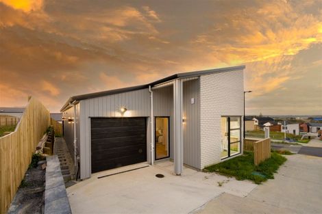 Photo of property in 1 Horokaka Street, Massey, Auckland, 0614