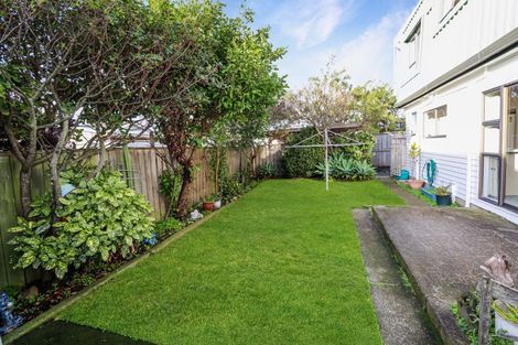Photo of property in 103f7 Rongotai Road, Kilbirnie, Wellington, 6022