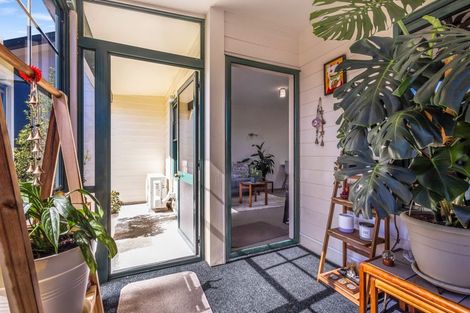 Photo of property in 3/70 Whiteley Street, Moturoa, New Plymouth, 4310
