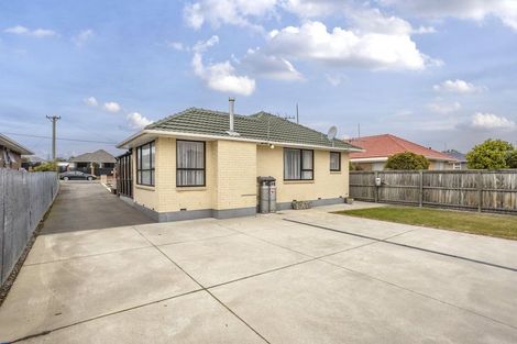 Photo of property in 237 Burwood Road, Burwood, Christchurch, 8083