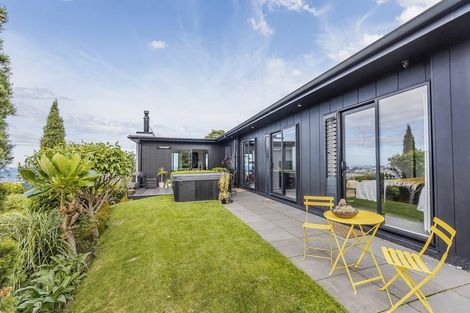 Photo of property in 14 Alexandra Road, Roseneath, Wellington, 6021