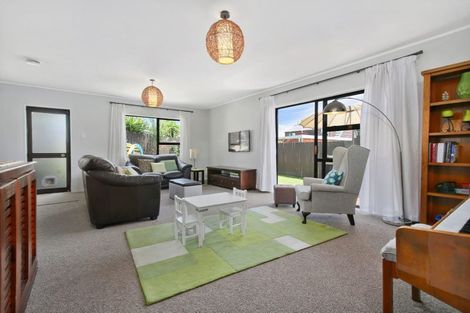 Photo of property in 1/26 Petrel Place, Massey, Auckland, 0614