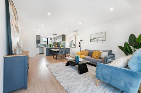 Photo of property in 2/18 Sylvan Crescent, Te Atatu South, Auckland, 0610