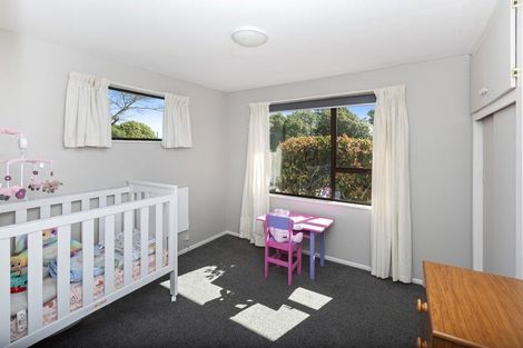Photo of property in 4 Sonning Place, Redwood, Christchurch, 8051