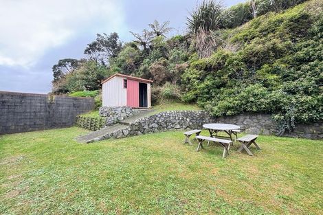 Photo of property in 19 Catherine Crescent, Paparangi, Wellington, 6037