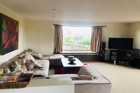 Photo of property in 5 Chilton Drive, Paraparaumu, 5032