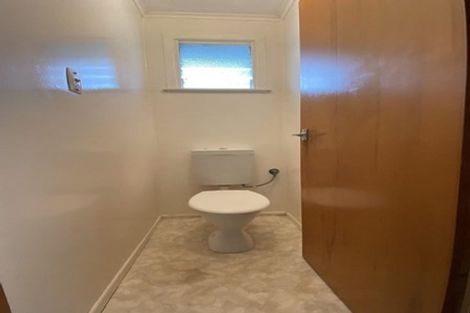 Photo of property in 62 Royal View Road, Te Atatu South, Auckland, 0610