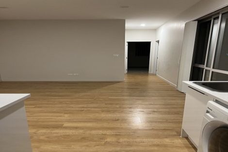 Photo of property in 37 Huntington Park Drive, Greenhithe, Auckland, 0632