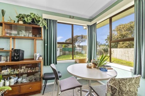 Photo of property in 19 Mazengarb Road, Paraparaumu Beach, Paraparaumu, 5032