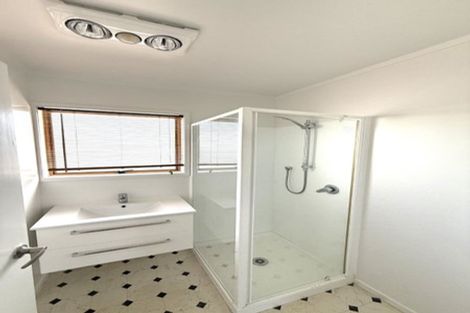 Photo of property in 2/47 Zita Maria Drive, Massey, Auckland, 0614