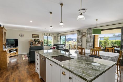 Photo of property in 10 Gladys Place, Levin, 5510