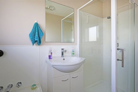 Photo of property in 16 Thorn Road, Tuakau, 2121