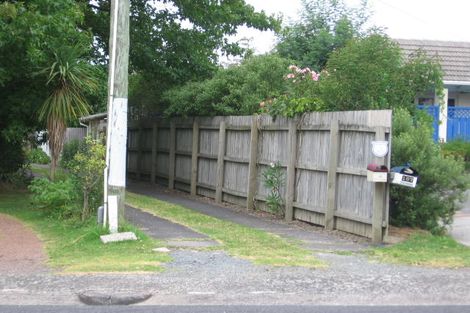 Photo of property in 2/167a Birkdale Road, Birkdale, Auckland, 0626