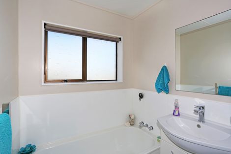 Photo of property in 16 Thorn Road, Tuakau, 2121