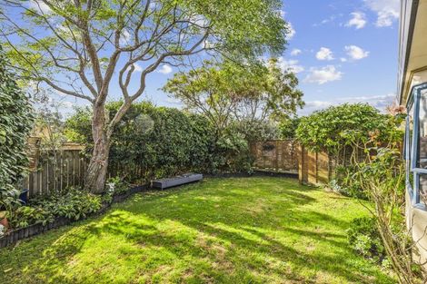 Photo of property in 8 Leigh Place, Paraparaumu Beach, Paraparaumu, 5032