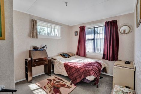 Photo of property in 2 Handley Place, Glen Avon, New Plymouth, 4312