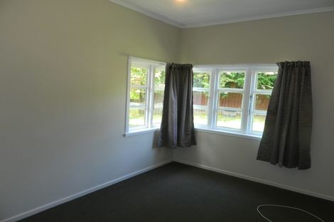 Photo of property in 5 Huia Street, Tawa, Wellington, 5028
