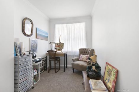 Photo of property in 5 Melrose Road, Island Bay, Wellington, 6023