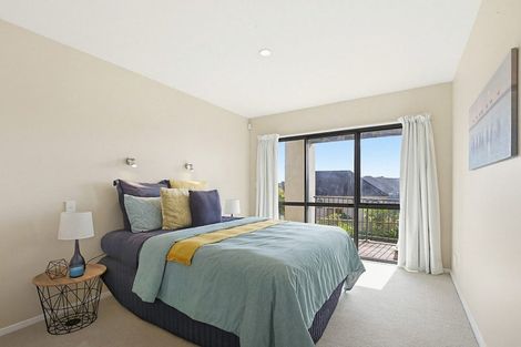 Photo of property in 17 Landsdowne Terrace, Karori, Wellington, 6012