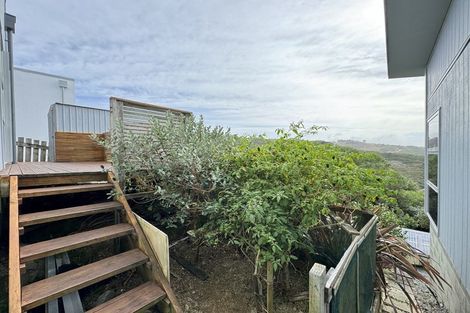 Photo of property in 61 Tamworth Crescent, Newlands, Wellington, 6037