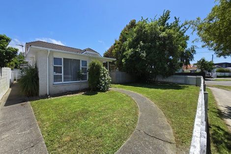 Photo of property in 13 Mahoe Street, Eastbourne, Lower Hutt, 5013