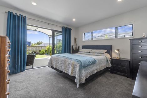 Photo of property in 6 Dida Park Drive, Kumeu, 0810