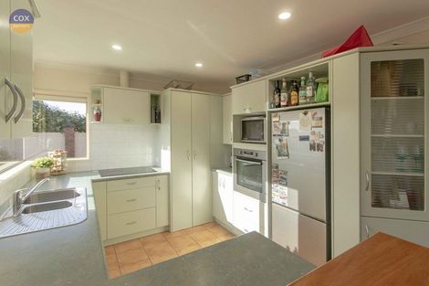 Photo of property in 52 Neeve Road, Taradale, Napier, 4112