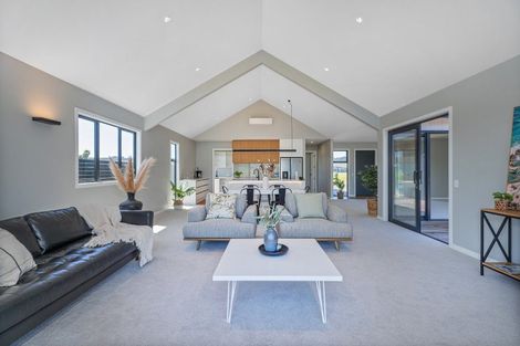 Photo of property in 17 Kahu Crescent, Whitianga, 3510