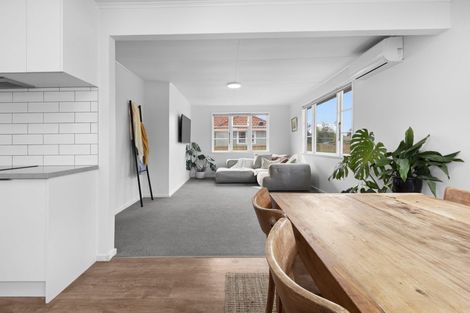 Photo of property in 41u1 Ross Crescent, Fairfield, Hamilton, 3214