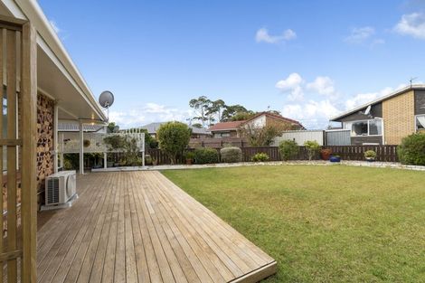 Photo of property in 2/9 Annette Avenue, Te Atatu South, Auckland, 0610
