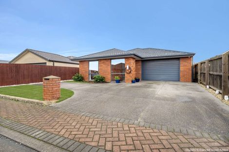 Photo of property in 8 Skipness Lane, Broomfield, Christchurch, 8042