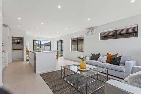 Photo of property in 77 Pepene Avenue, Takanini, Auckland, 2112