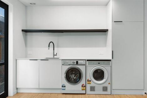 Photo of property in 15 Mount Creighton Crescent, Wanaka, 9305